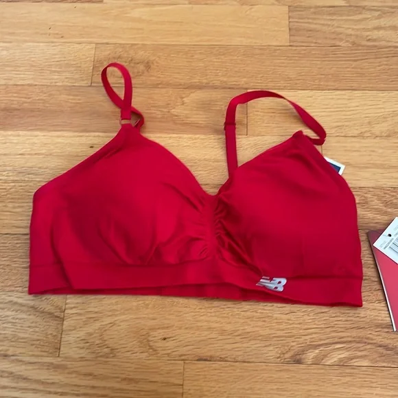 NWT New Balance Sports Bra - Picture 1 of 4
